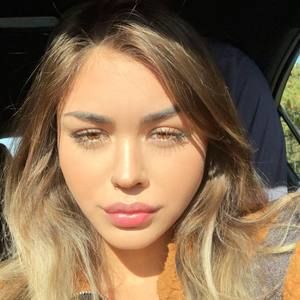 Meet your Posher, Dakota